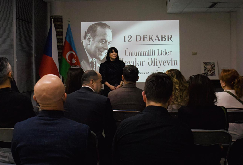 Praqada Ulu Öndərin xatirəsi anılıb