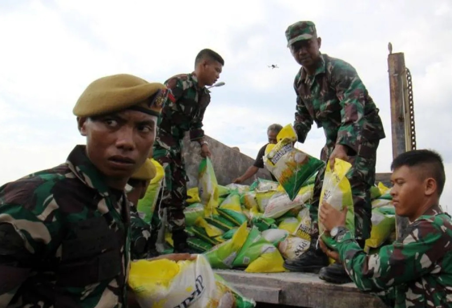 Indonesia sends more disaster aid to Sumatra by warships
