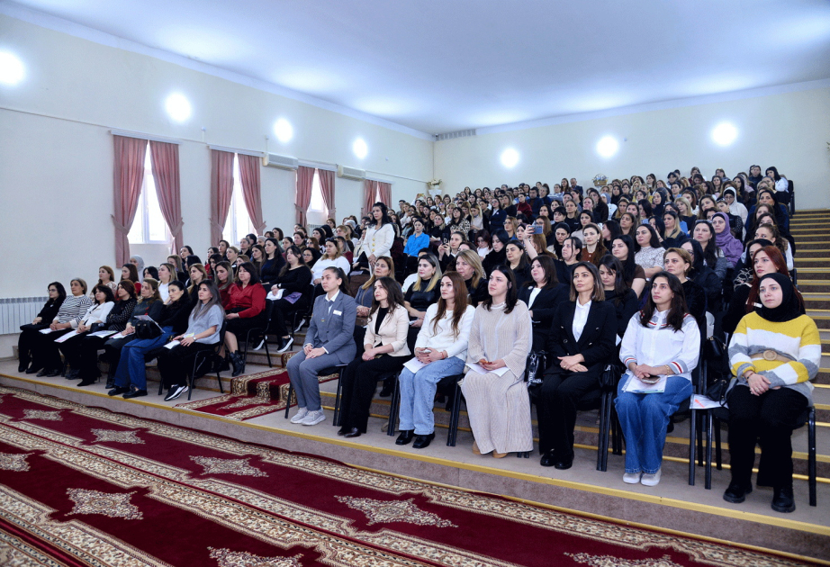 Valideyn konfransları davam edir