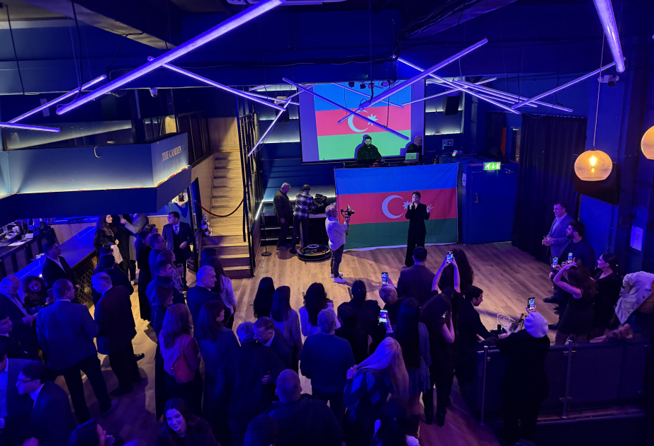 Londonda Dünya Azərbaycanlılarının Həmrəyliyi Gününə həsr olunmuş konsert keçirilib VİDEO