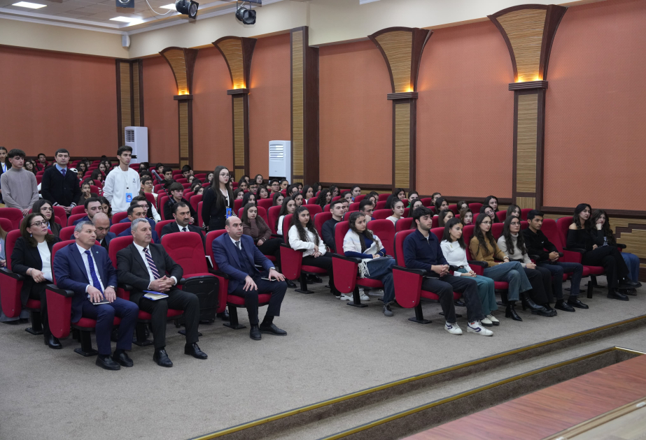 Naxçıvan Dövlət Universitetində “Açıq mikrofon” layihəsi çərçivəsində tələbələrlə görüş olub
