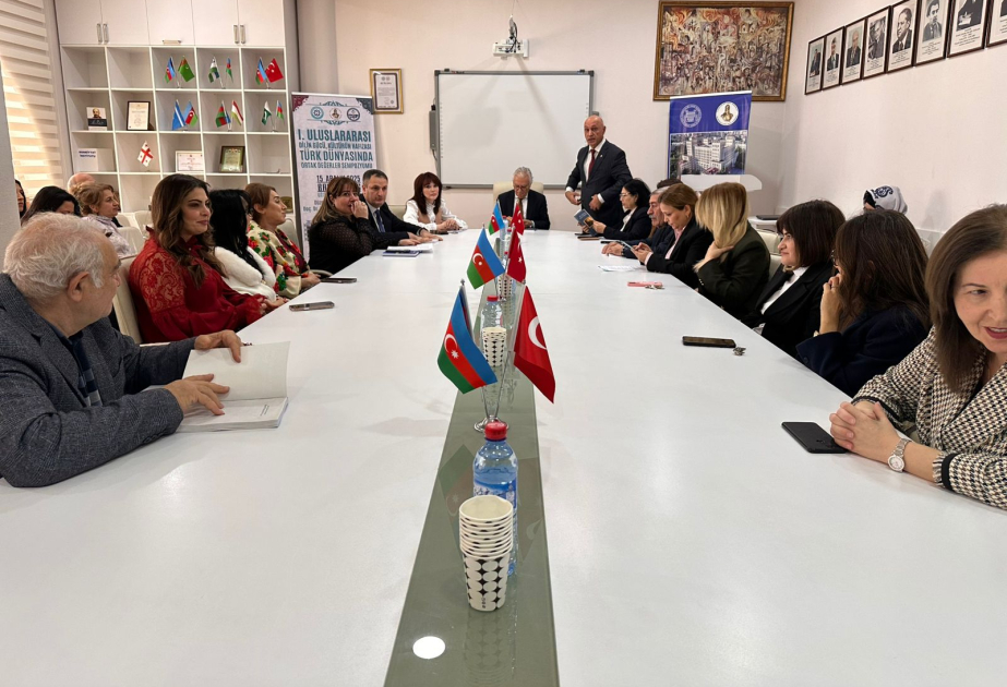 Birinci Türkoloji Qurultaya həsr olunmuş kitabın təqdimatı keçirilib