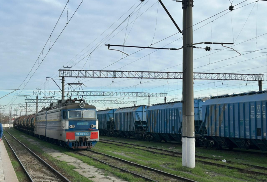 Azerbaijan launches first batch of oil products to Armenia VIDEO