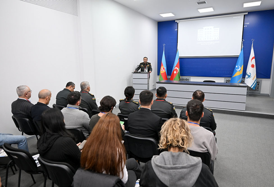 Müdafiə Nazirliyində media nümayəndələri ilə seminar keçirilib