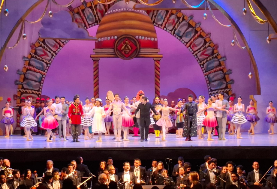 En México se estrenó el ballet “El Cascanueces” bajo la batuta del Artista Emérito azerbaiyano