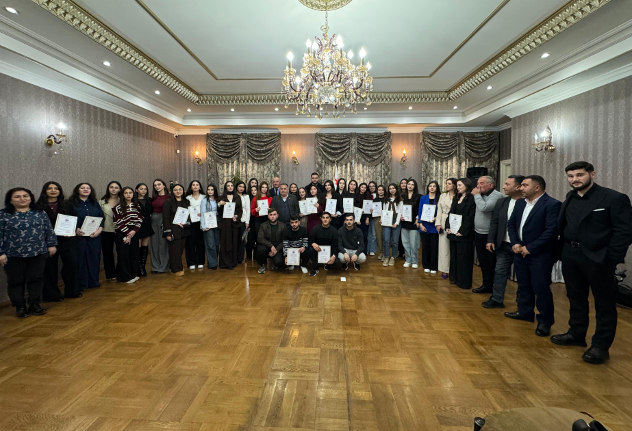 Gürcüstanda yüksək nəticələr əldə edən azərbaycanlı tələbələr mükafatlandırılıblar