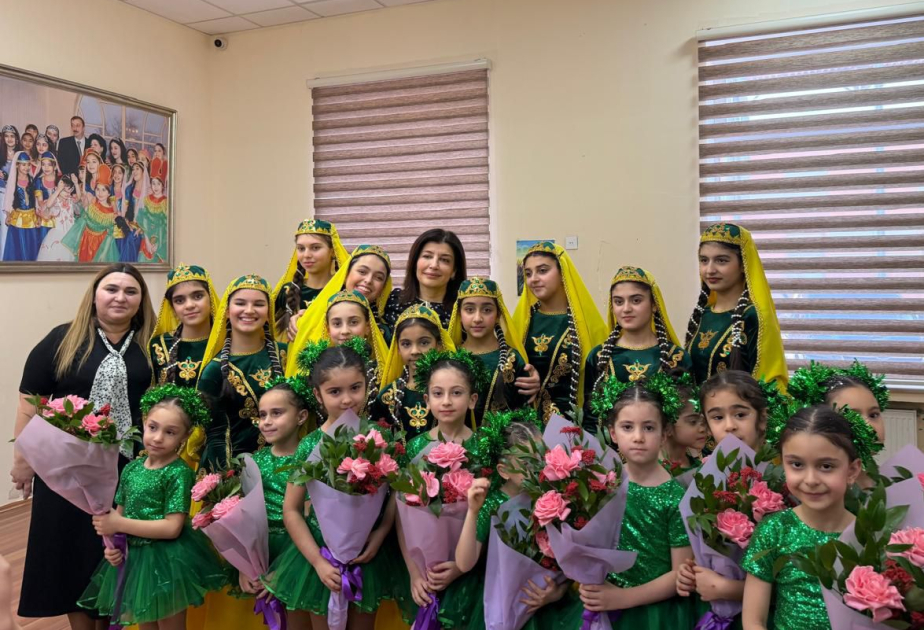 Şüvəlanda Dünya Azərbaycanlılarının Həmrəyliyi Günü və Yeni il bayramına həsr olunmuş konsert keçirilib