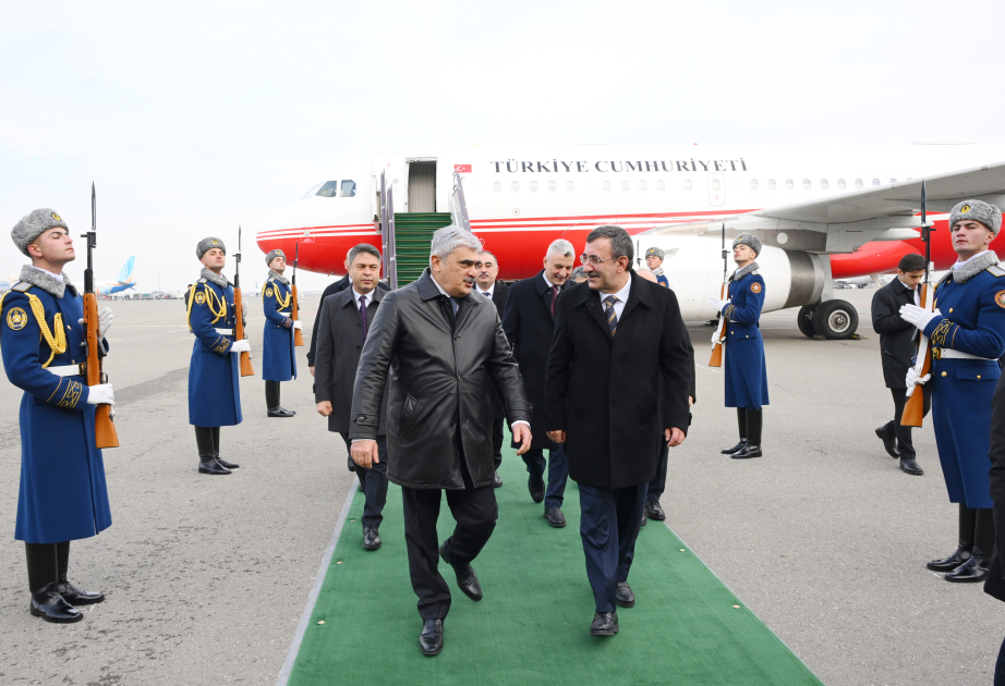 Türkiyənin vitse-prezidenti Cevdet Yılmaz Azərbaycana səfərə gəlib