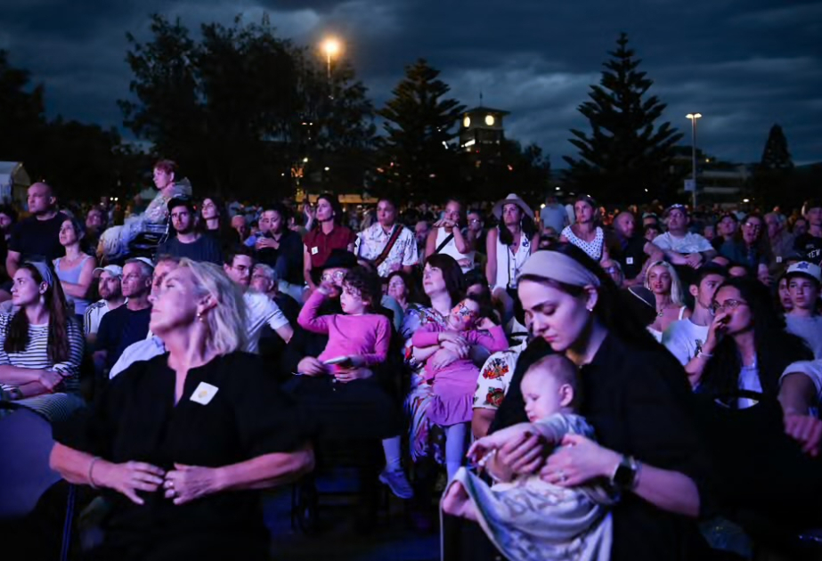 Minute's silence held to remember Bondi Beach attack victims