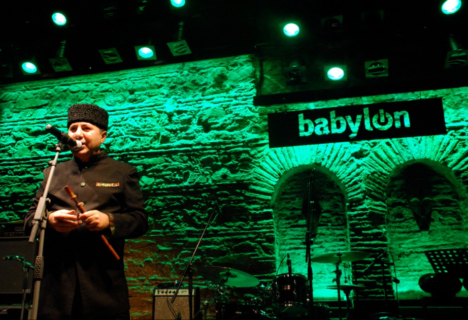 Balabanı dünyaya sevdirən adam - Əlixan Səmədov
