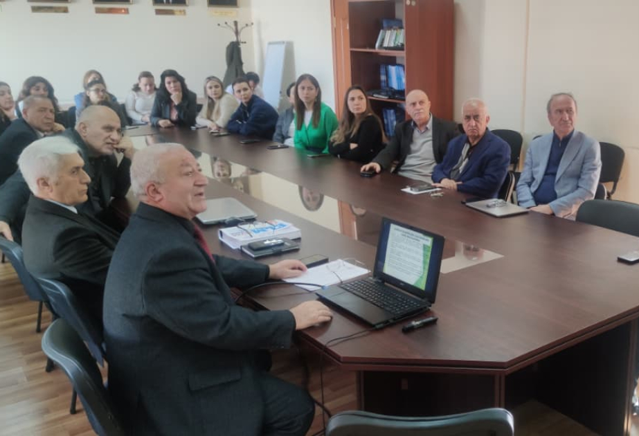 Coğrafiya İnstitutunun elmi seminarında yaşıl iqtisadiyyata dair məruzə dinlənilib
