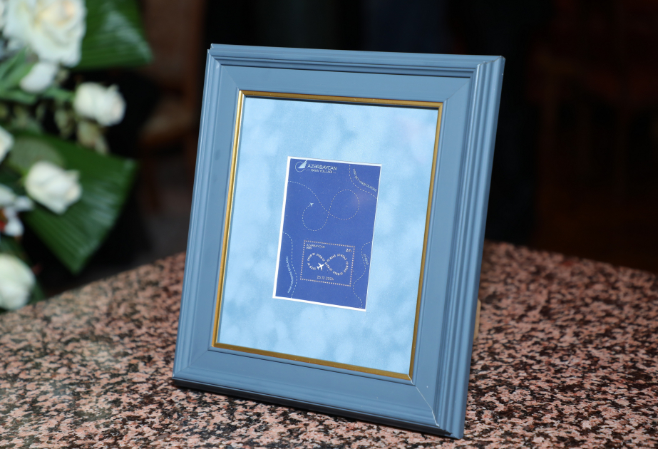 AZAL y “Azerpost” presentan un sello postal dedicado a la tragedia ocurrida durante el vuelo J2-8243