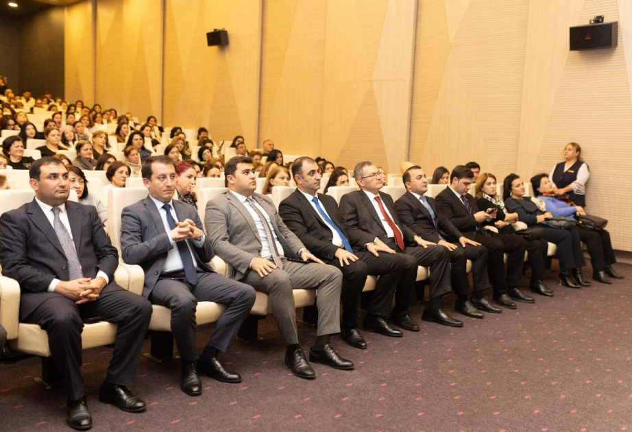 Se inaugura en Ganja la exposición “Colores de la Solidaridad”