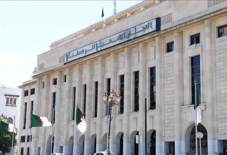 Algérie : le Parlement adopte la loi criminalisant le colonialisme français