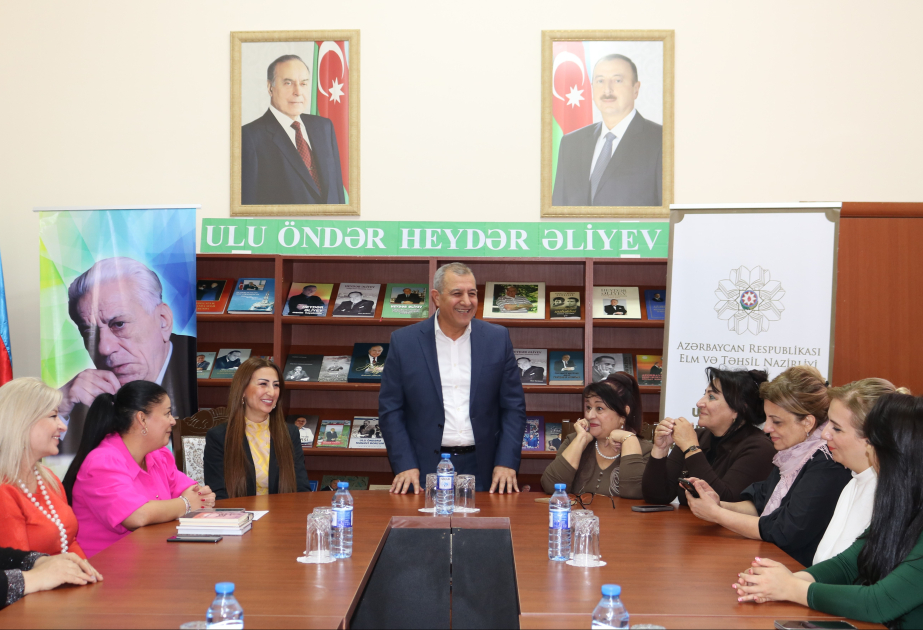 Gənclər Kitabxanasında Xalq şairi Bəxtiyar Vahabzadənin xatirəsi anılıb