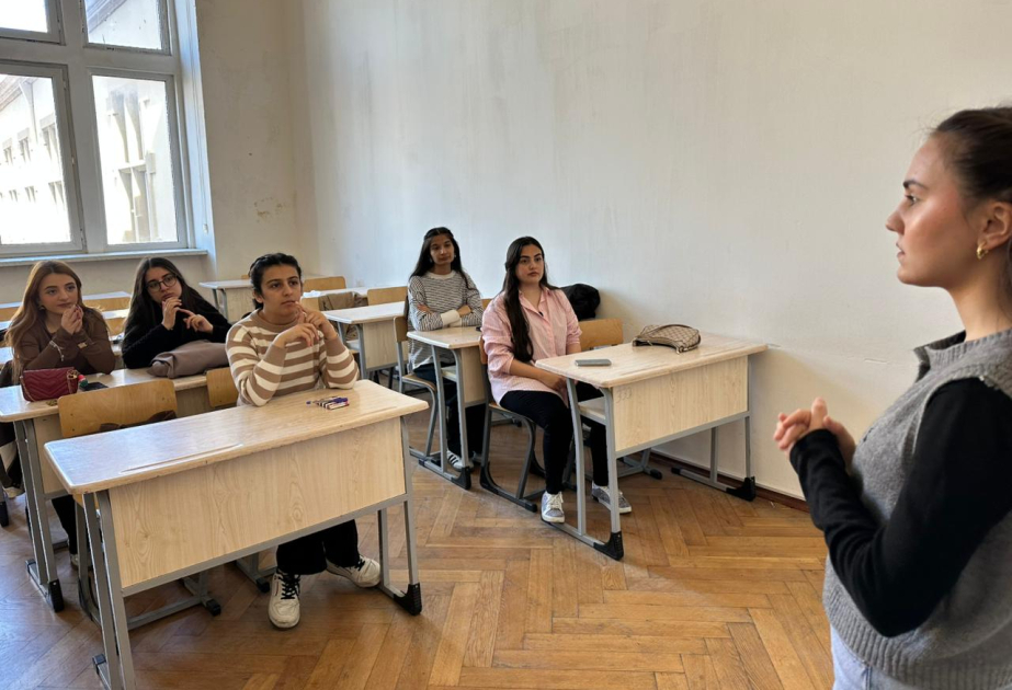 ADPU-da “Danışan Qəlblər” adlı işarə dili dərsləri yekunlaşıb