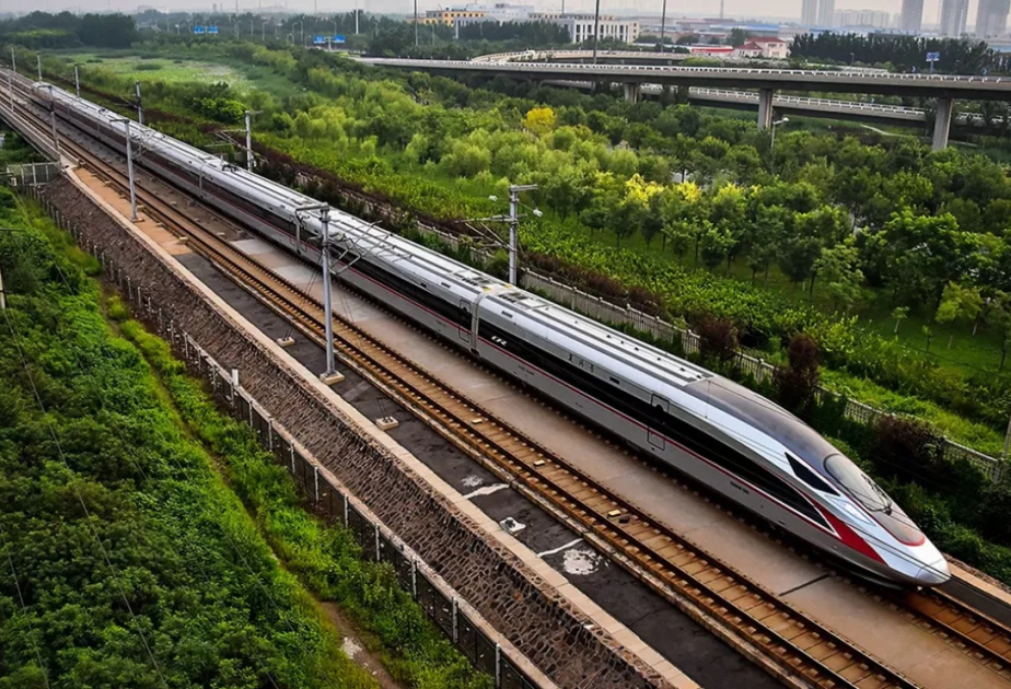 China Focus: China's high-speed rail mileage tops 50,000 km