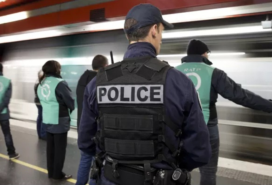 Knife attack on Paris metro: three women injured, suspected attacker arrested