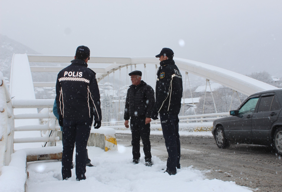 Polis əməkdaşları gücləndirilmiş rejimdə xidmət aparırlar