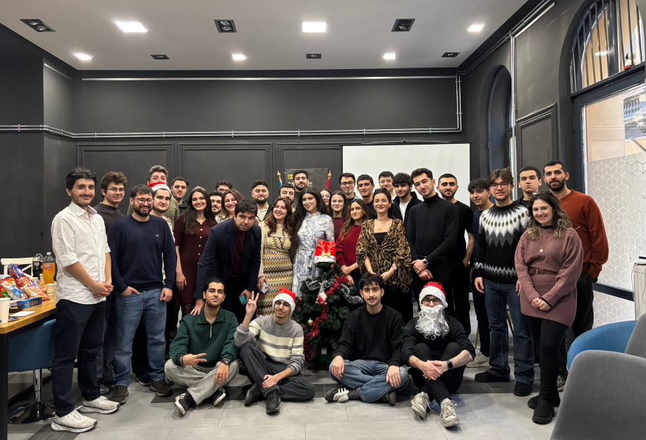 Budapeştdə Yeni il və Dünya Azərbaycanlılarının Həmrəyliyi Günü münasibətilə bayram tədbiri keçirilib