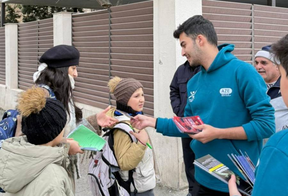Qaradağ rayonunda narkomaniya ilə bağlı maarifləndirici bukletlər paylanılıb