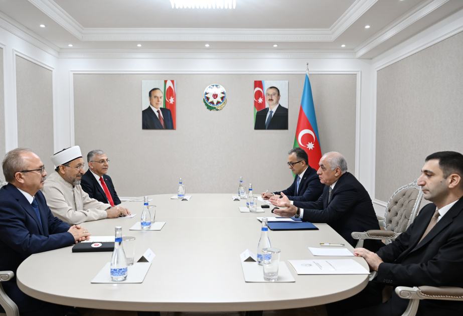 阿里·阿萨多夫总理会见土耳其宗教事务局局长