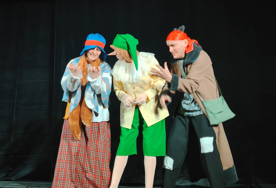 Qax Dövlət Kukla Teatrı uşaqlara əyləncəli bayram proqramı təqdim edir