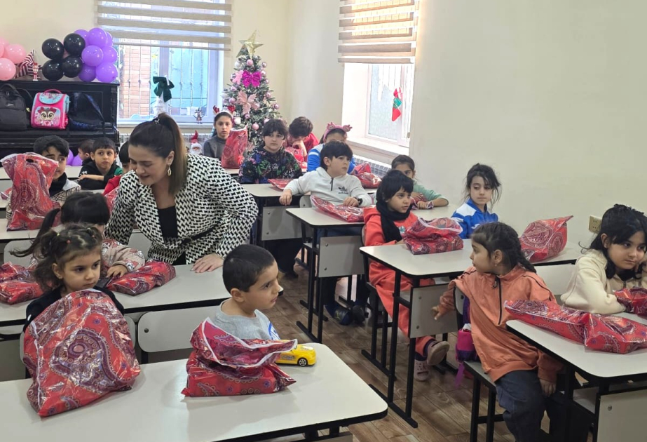 Vəkillər Kollegiyasının üzvləri uşaq sığınacağında yaşayan balacaların bayram sevincini bölüşüblər