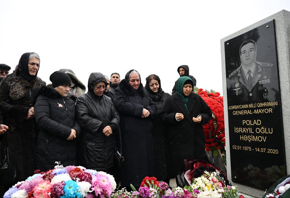 Şəhid general-mayor Polad Həşimov və mayor Murad Məmmədovun xatirələri anılıb VİDEO