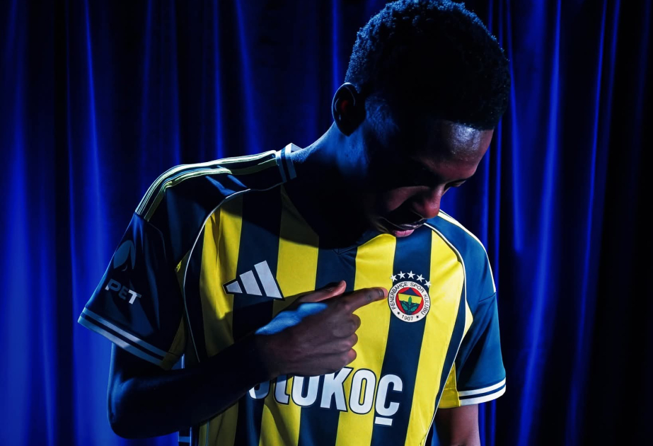 Fenerbahçe sign Dutch winger Anthony Musaba