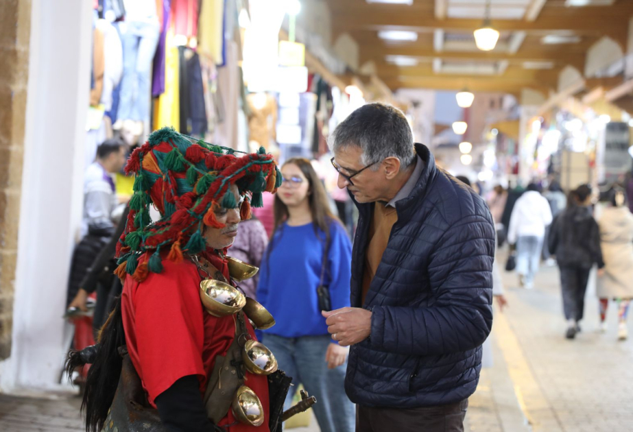 L’homme « El Guerrab » : icône du patrimoine vivant dans les souks populaires du Maroc – PHOTOS