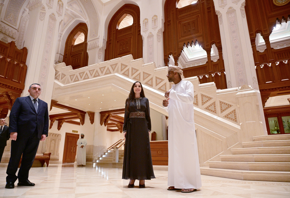 Vizepräsidentin der Heydar-Aliyev-Stiftung Leyla Aliyeva besucht Königliches Opernhaus Maskat