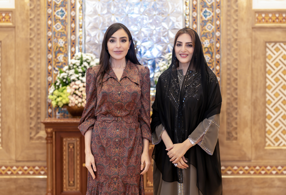 Mascate : la vice-présidente de la Fondation Heydar Aliyev rencontre la première dame d'Oman