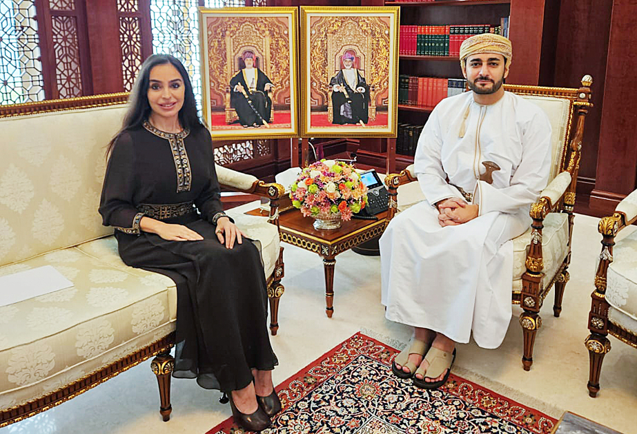 ليلى علييفا تلتقي ولي عهد سلطنة عُمان ذي يزن بن هيثم آل سعيد في مسقط