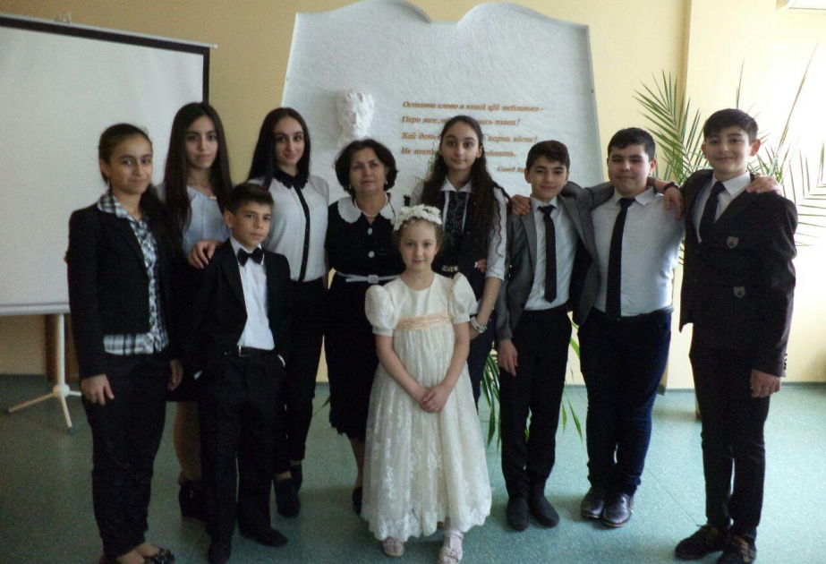 Kiyevdə Azərbaycan dilini tədris edən Səfayə Naibova: Dilimizi qorumaq xaricdə yaşayan azərbaycanlılar olaraq bizi də məsuliyyətli edir