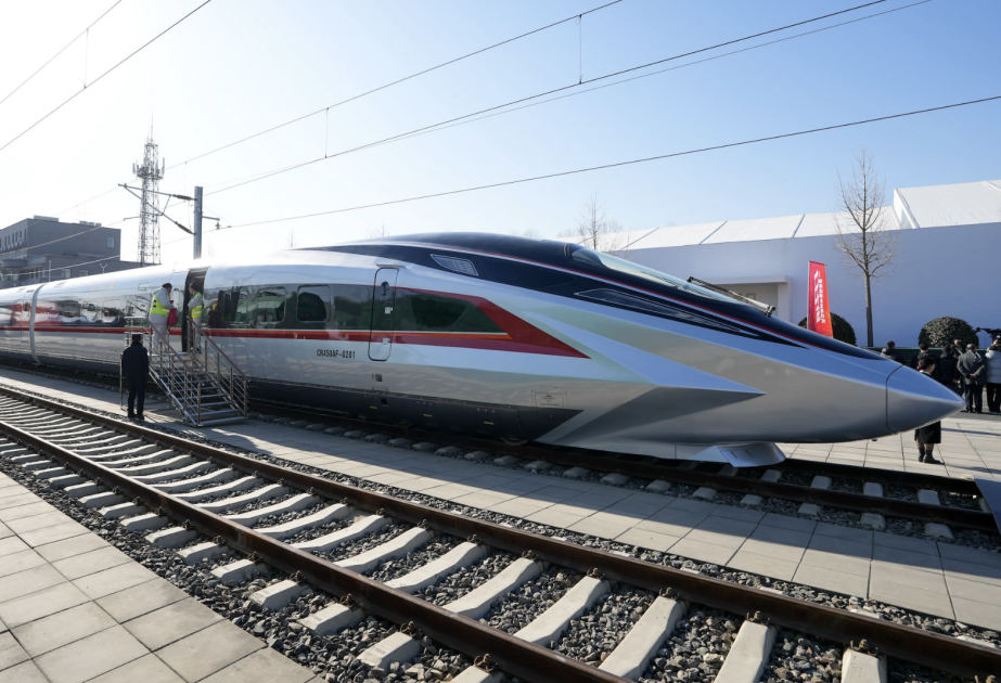 Transporterlöse von China Railway überschreiten 2025 erstmals 1 Billion Yuan