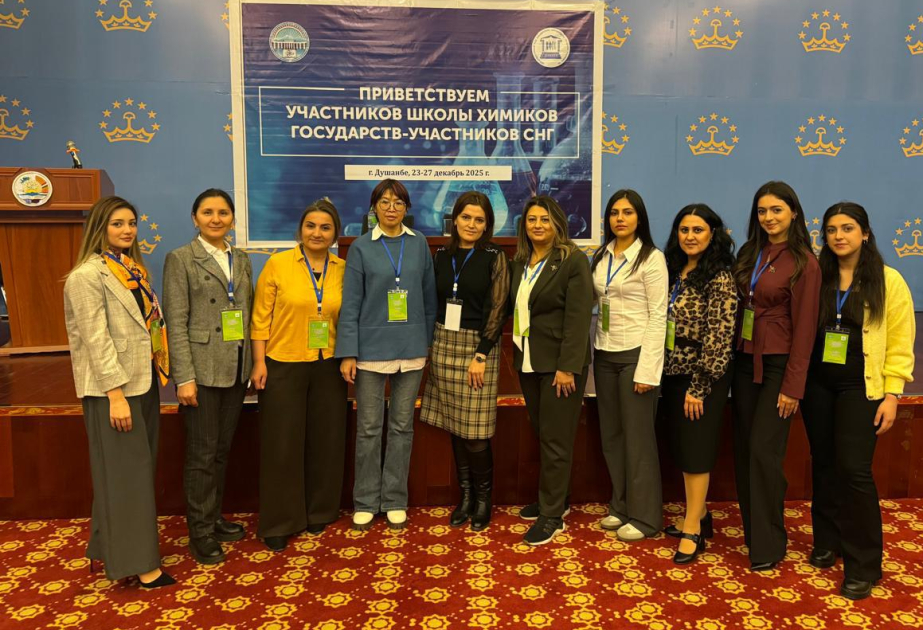 BDU-nun SABAH qruplarının tələbəsi Tacikistanda elmi tədbirdə təqdimat edib