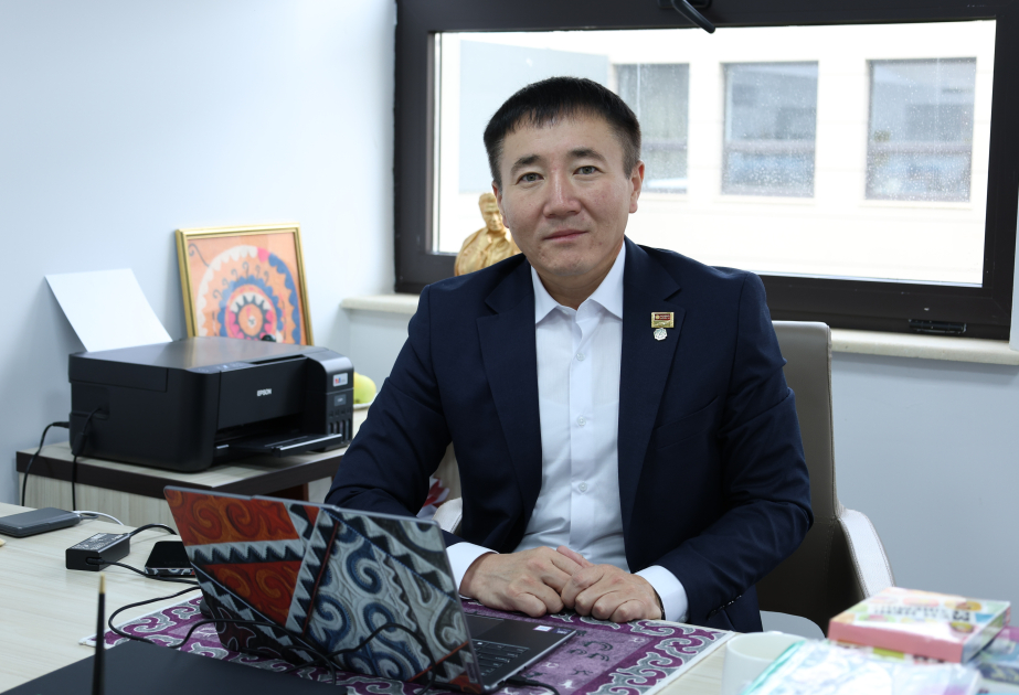 Поэт Кыялбек Акматов: Литература укрепляет культурное единство тюркского мира