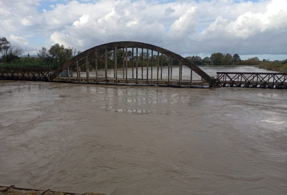Authorities evacuate 13 families in Vlora as Vjosa river reaches critical level