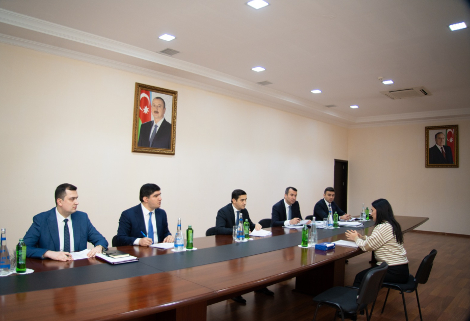 Ədliyyə naziri Salyanda vətəndaşların müraciətlərini dinləyib