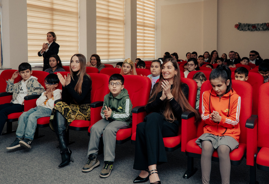 Arzou Aliyeva et Alena Aliyeva visitent un centre d’hébergement et de réinsertion sociale
