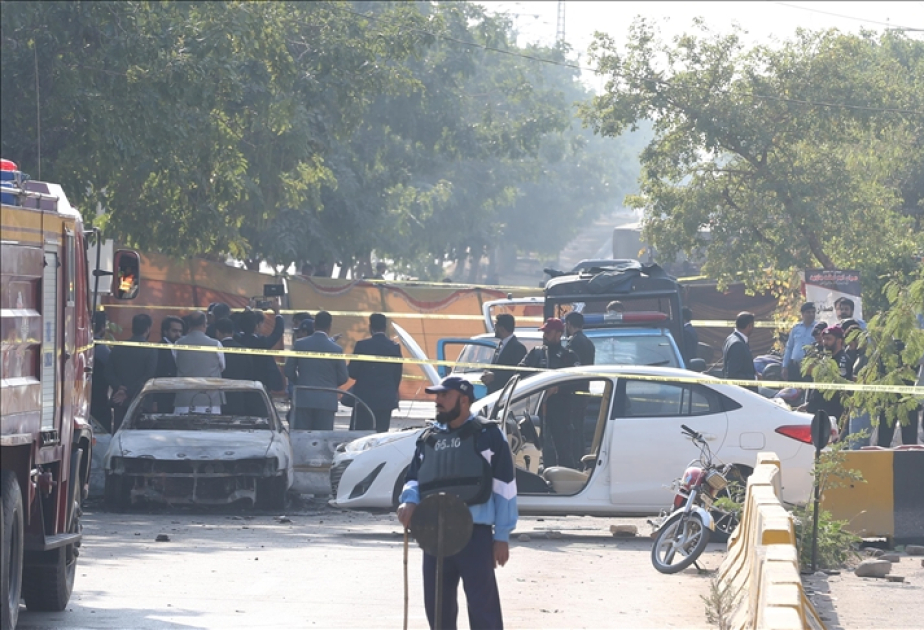 Bomb blast kills 5 policemen, including officer, in northwestern Pakistan