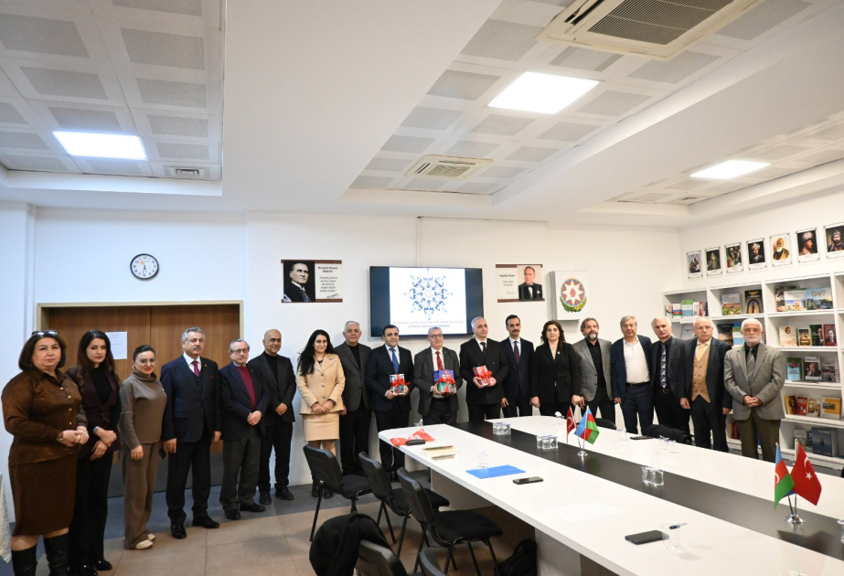 Ankarada kərküklü yazıçının Azərbaycana həsr olunan kitablarının təqdimatı keçirilib
