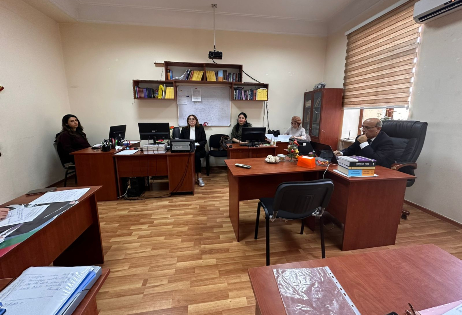 Dilçilik İnstitutunda Azərbaycan dili ilə bağlı müzakirə aparılıb