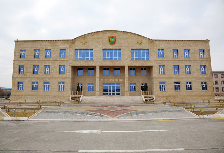 Əlahiddə Ümumqoşun Ordu müddətdən artıq həqiqi hərbi xidmət keçmək istəyənlərin qəbulunu elan edir