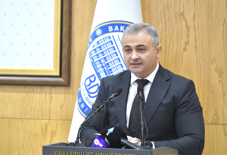 Rövşən Məmmədov: Dil normalarının pozulma səbəbləri barədə geniş müzakirələr aparılmalıdır VİDEO