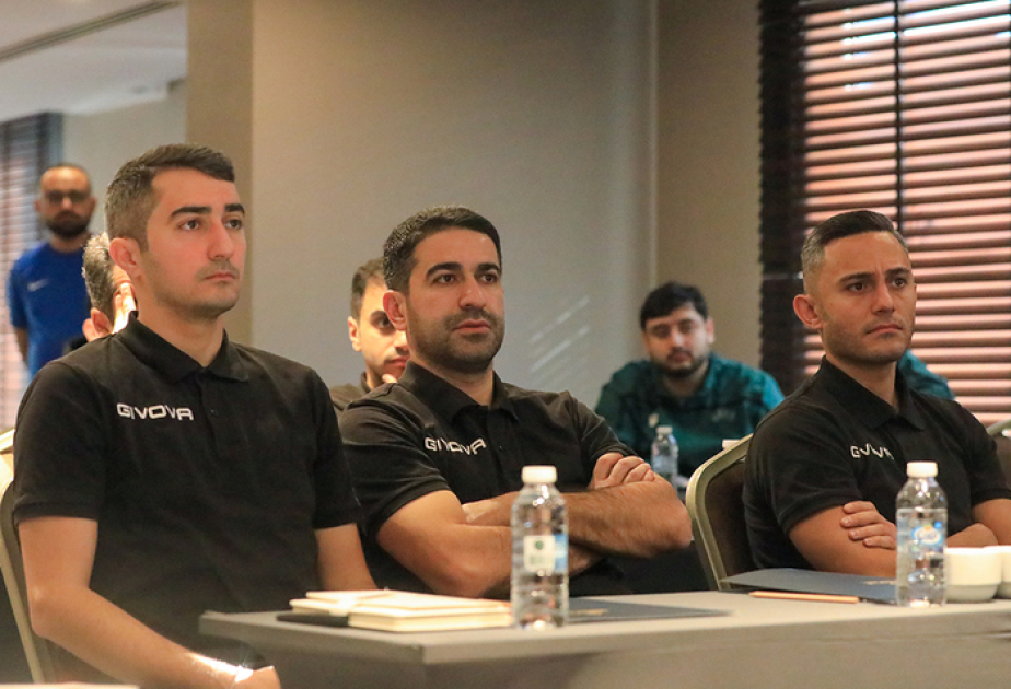 UEFA nümayəndələri azərbaycanlı hakimlərə seminar keçiblər