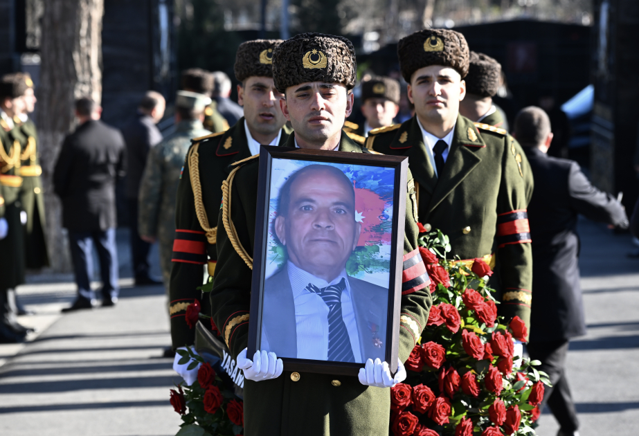 Azərbaycanın Milli Qəhrəmanı Şahin Tağıyev Hərbi Memorial Məzarlıqda torpağa tapşırılıb - YENİLƏNİB 2 VİDEO
