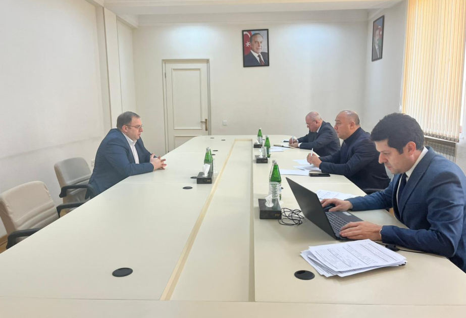 Kənd Təsərrüfatı Nazirliyinin Aparat rəhbəri Xaçmazda vətəndaşların müraciətlərini dinləyib, fermerlərlə görüşüb