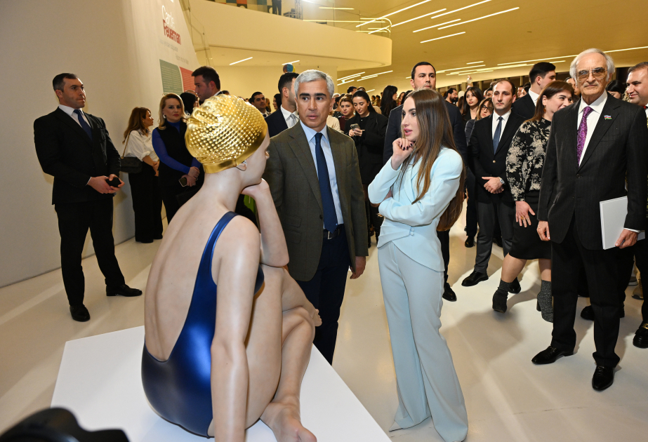 Se inaugura en el Centro Heydar Aliyev la exposición de la escultora estadounidense de renombre mundial Carole Feuerman